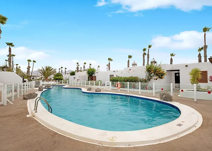 Puerto Chico 9 公寓